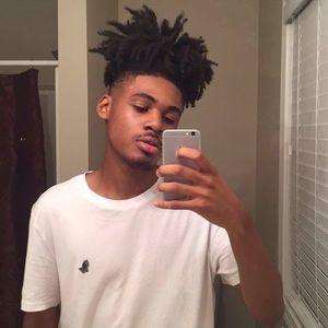 Meet your Posher, Dominique